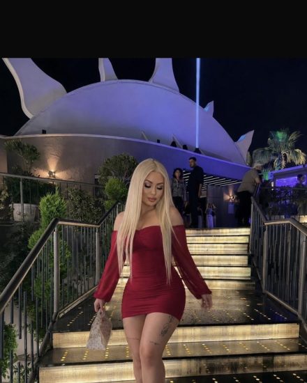 Escort Azra