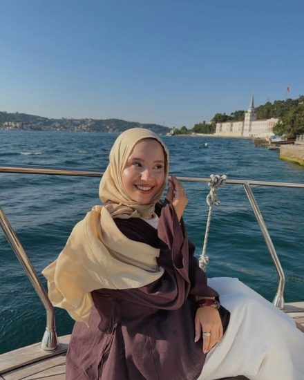 Escort Berrak